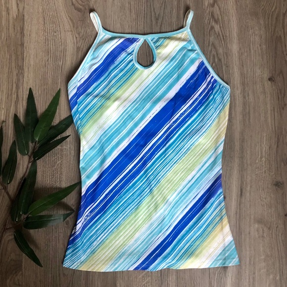 Via Moda Keyhole Cutout Tank - Picture 3 of 5